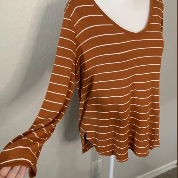 ❌NWT - Old Navy Womens striped burnt orange v-neck soft long sleeve top size❌ - Picture 4 of 10